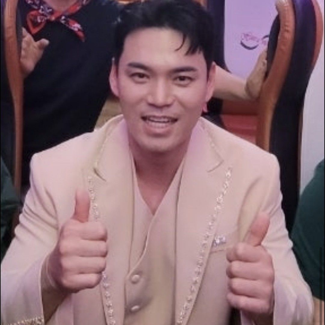 Behind-the-scenes cut of Lee Jung