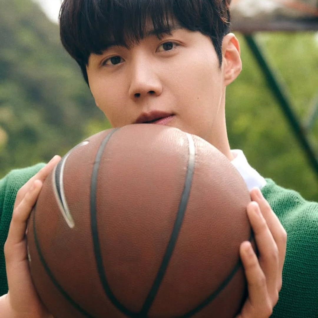 Behind-the-scenes cut of Kim Seonho