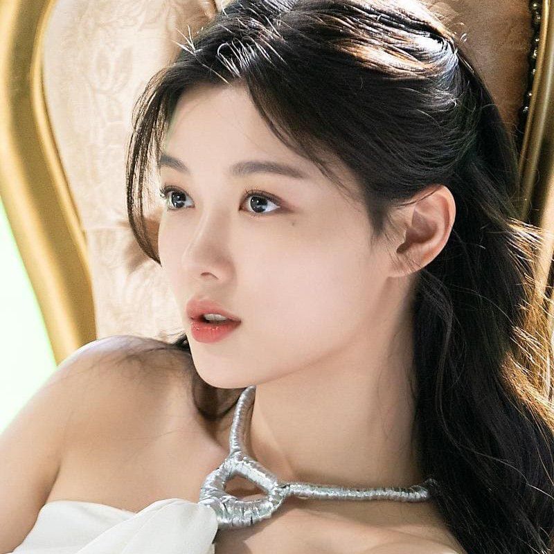 Recent activity shot of Kim Youjung