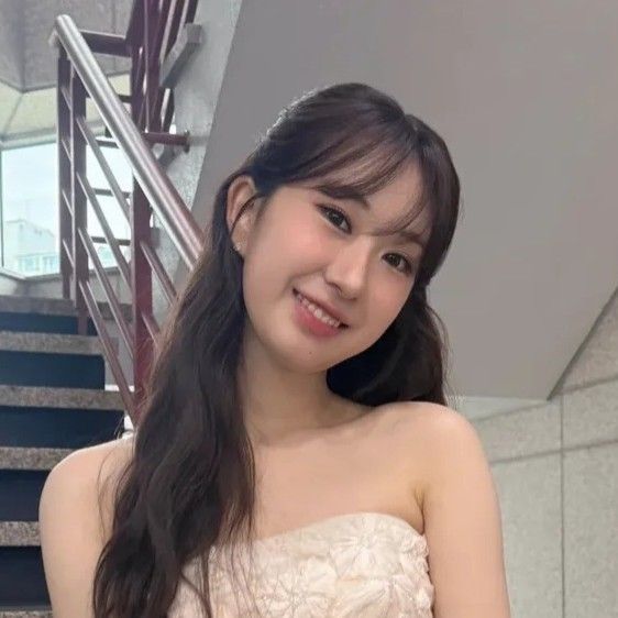 A moment captured by a fan of Jeon Yujin