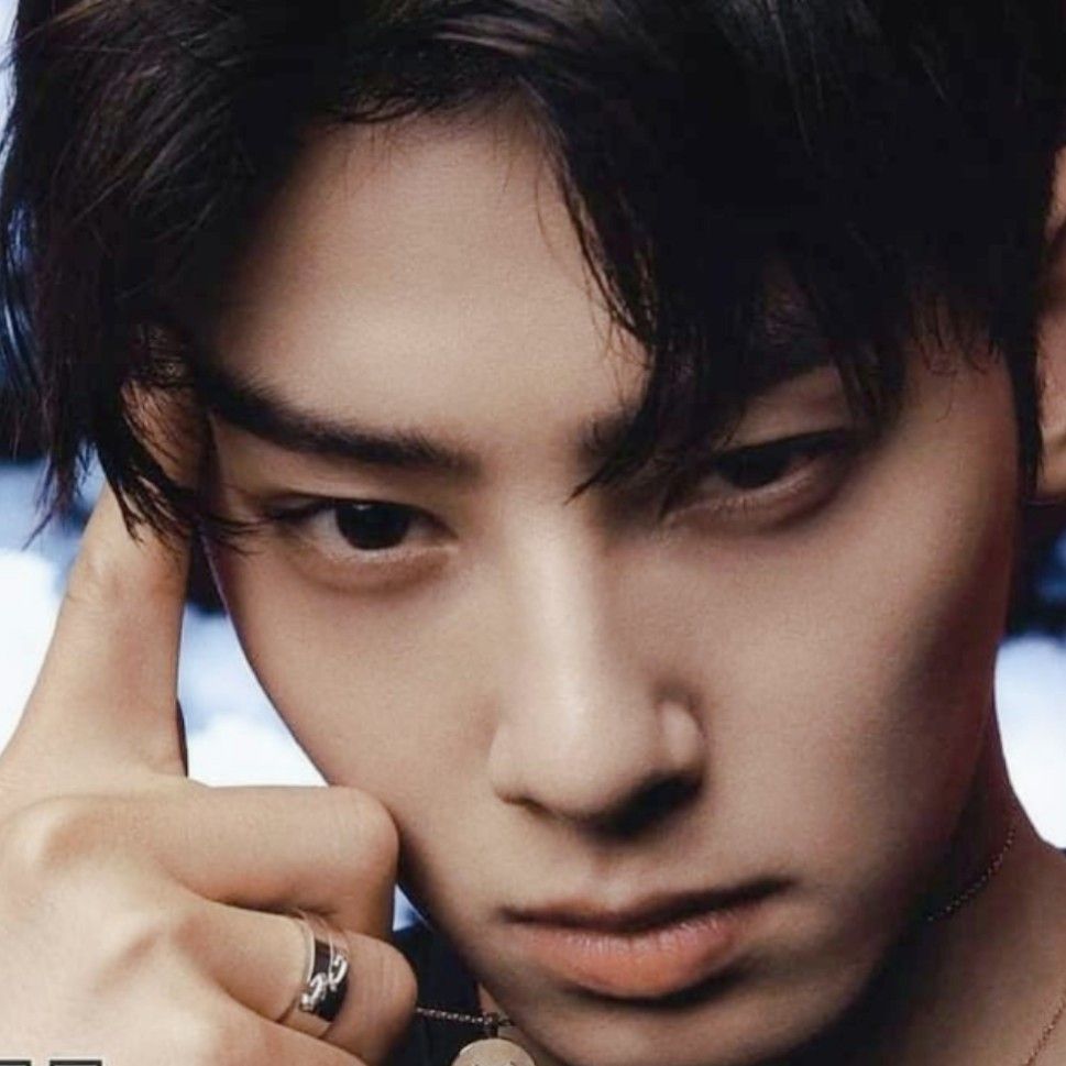 Recent activity shot of Cha Eunwoo