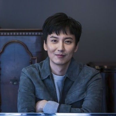 Behind-the-scenes cut of Kim Namgil