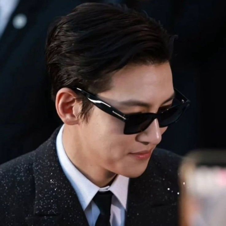 粉絲拍下的池昌旭瞬間