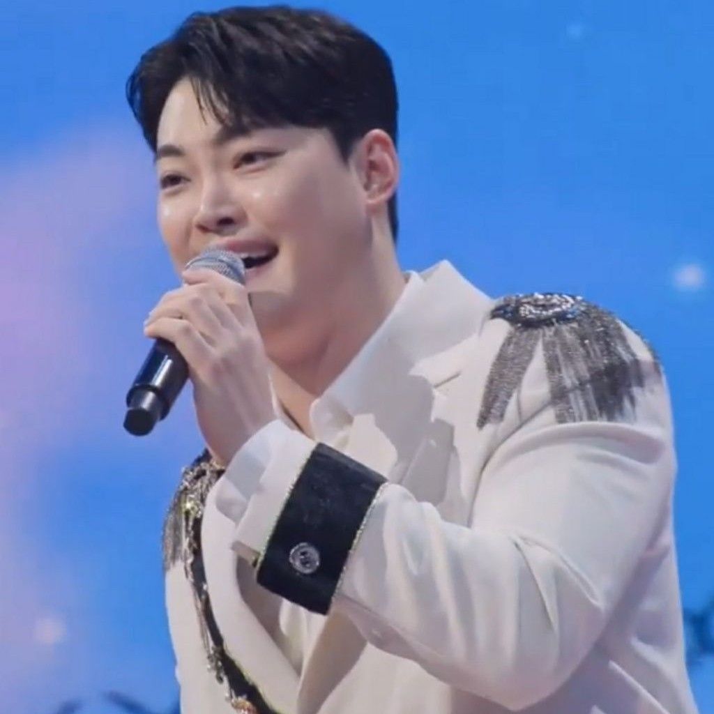 Behind-the-scenes cut of Kim Kyungmin