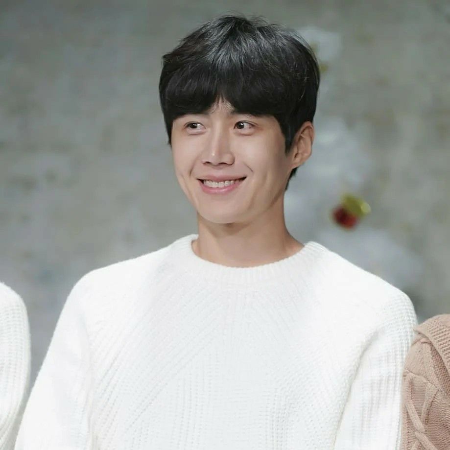 Recent activity shot of Kim Seonho