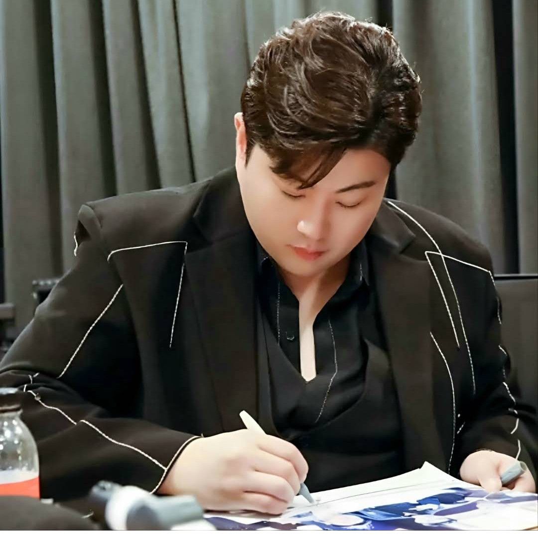 Recent activity shot of Kim Hojoong