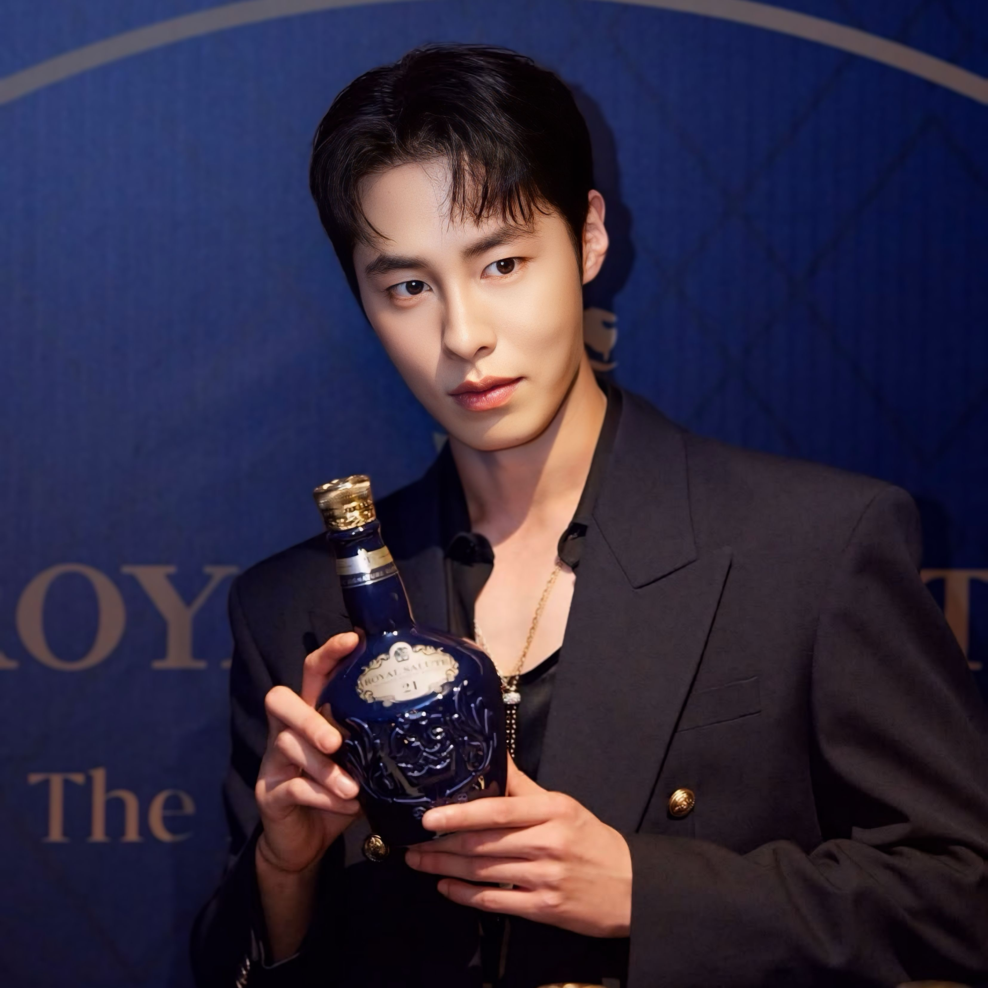 Behind-the-scenes cut of Lee Jaewook