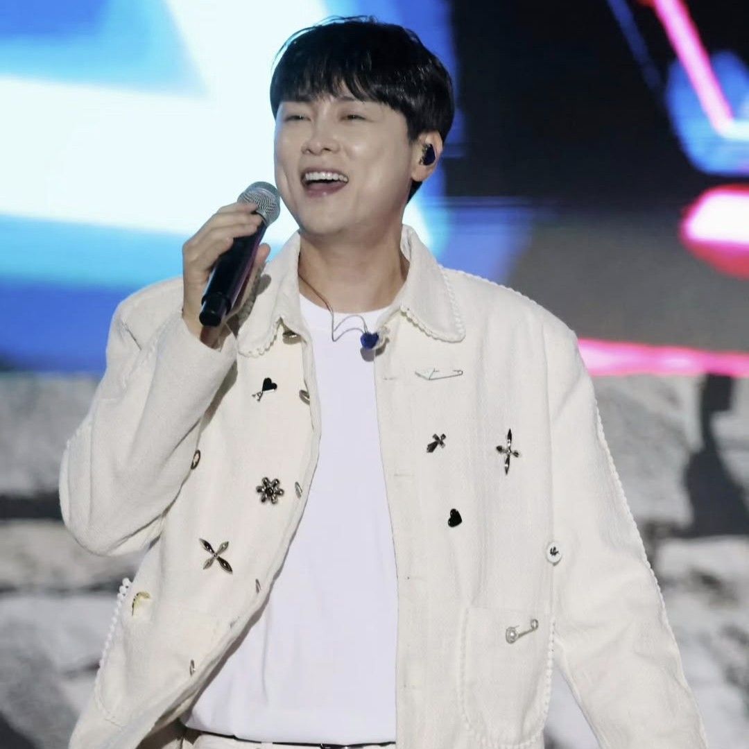 Foto kegiatan terbaru dari Min Kyunghoon