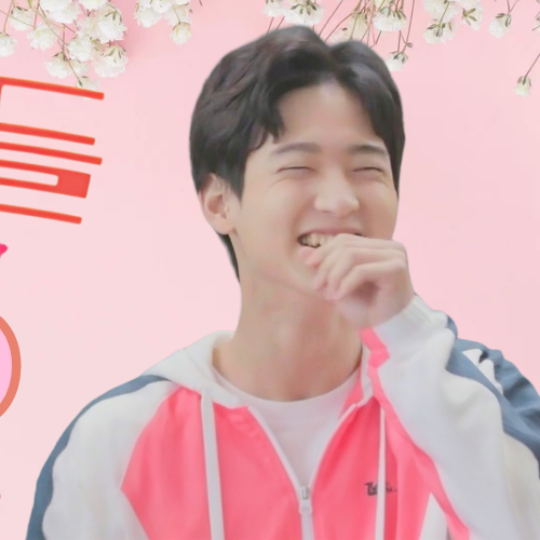 粉絲拍下的張東允瞬間