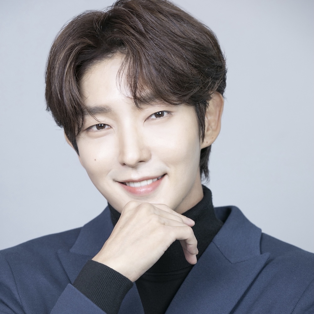 A moment captured by a fan of Lee Joongi