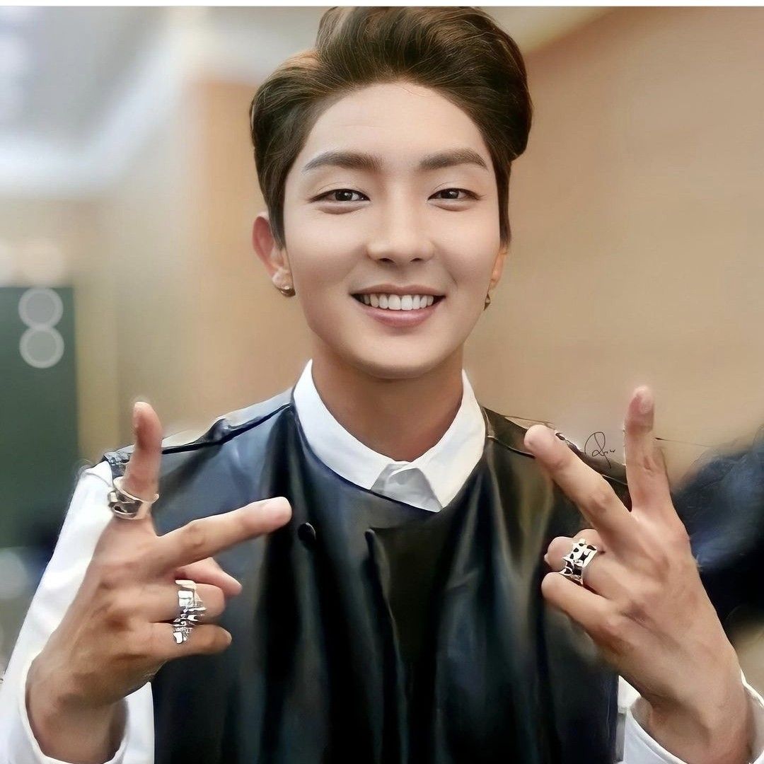 Latest photo of Lee Joongi