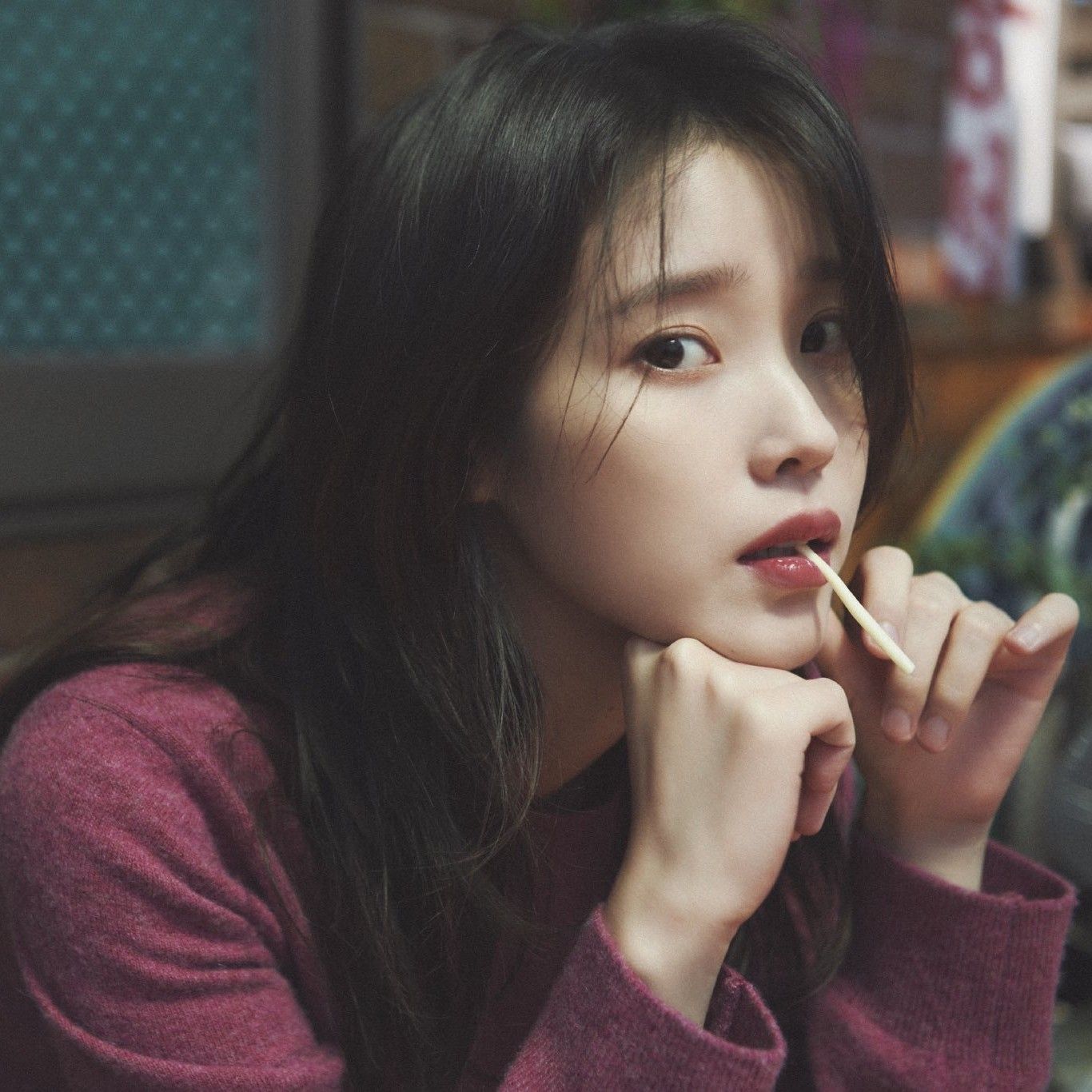 A moment captured by a fan of IU