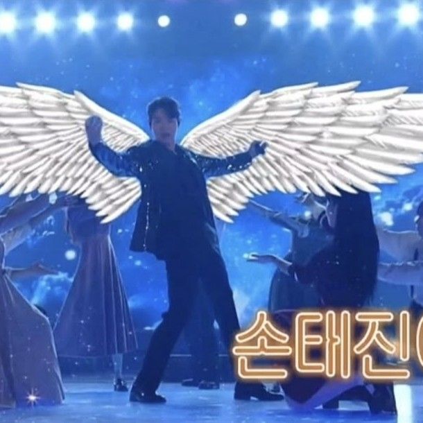 A moment captured by a fan of Son Taejin