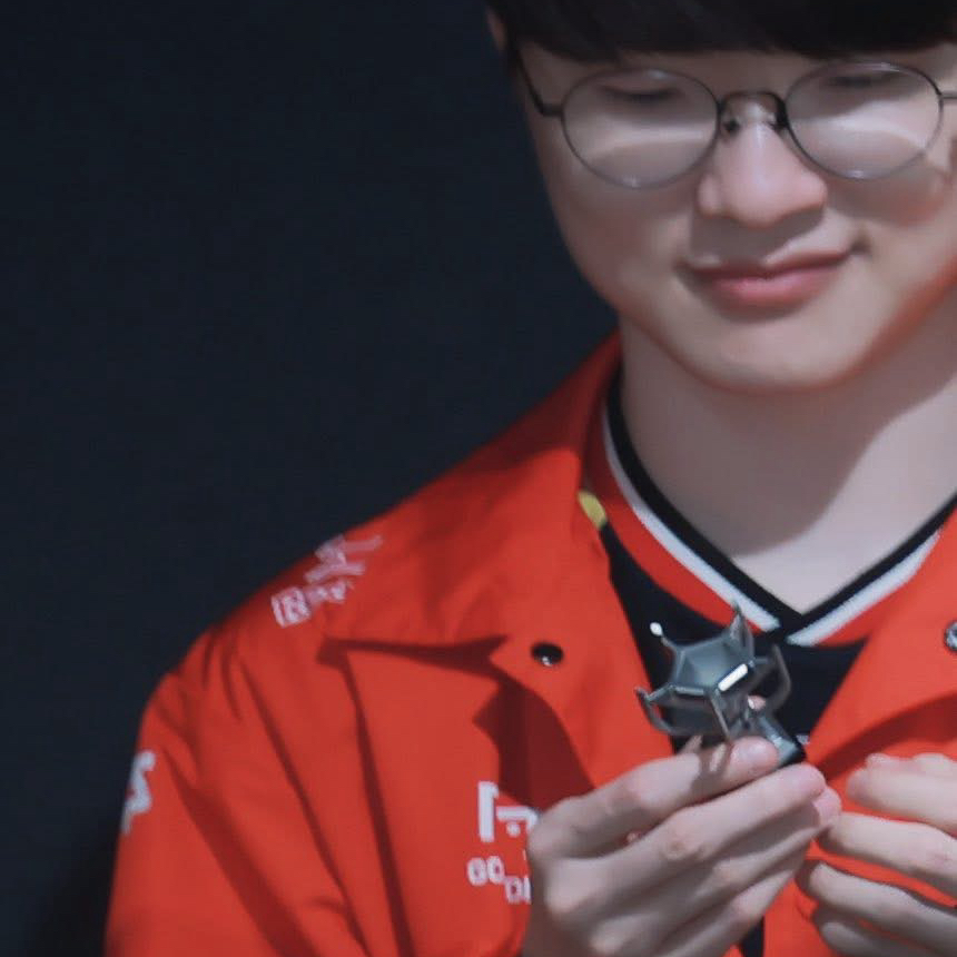 Behind-the-scenes cut of Faker