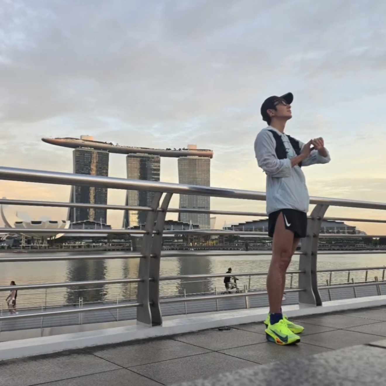 イ・ジュンギのビハインドカット