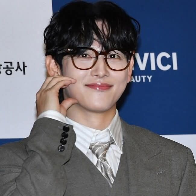 Recent activity shot of Lim Siwan