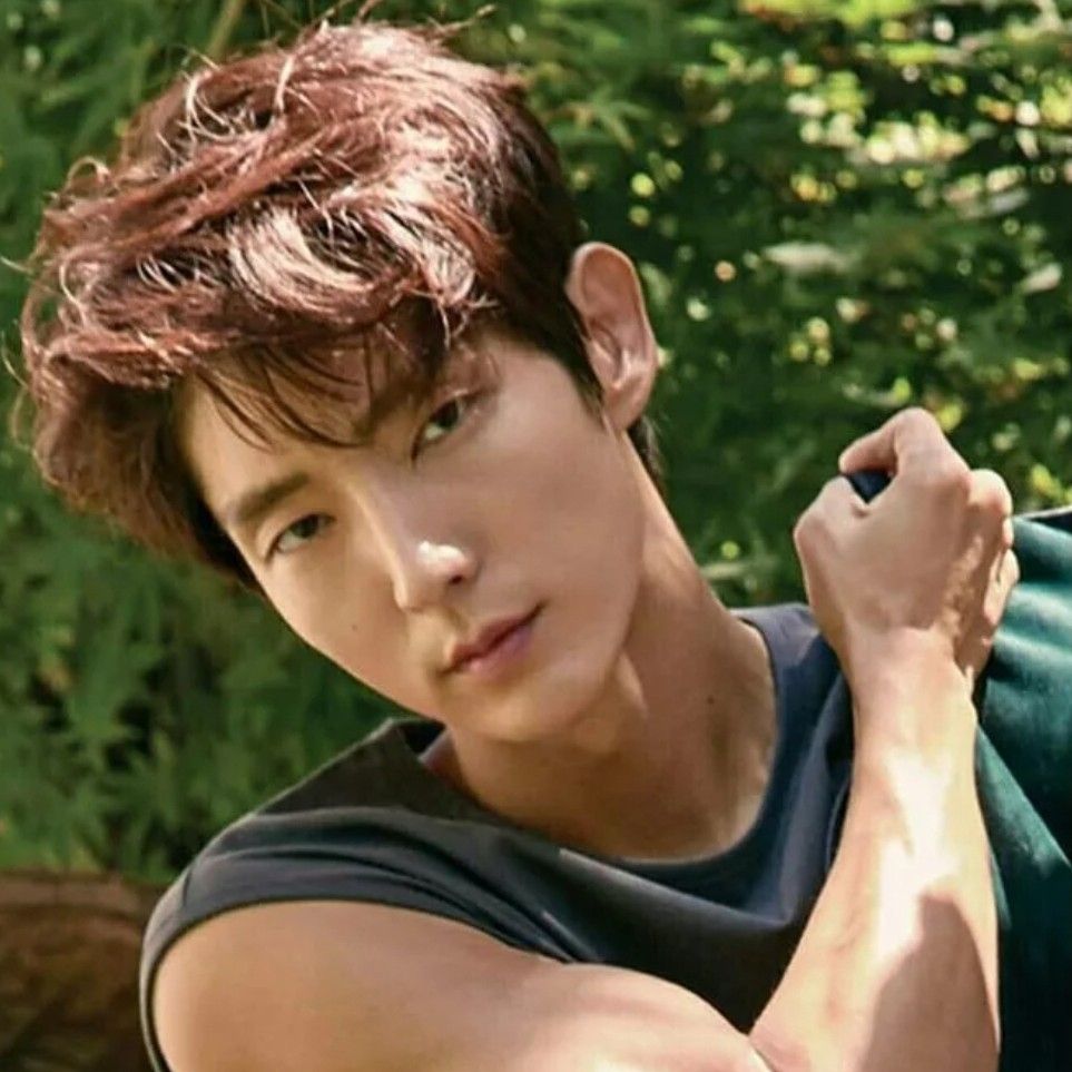 Latest photo of Lee Joongi