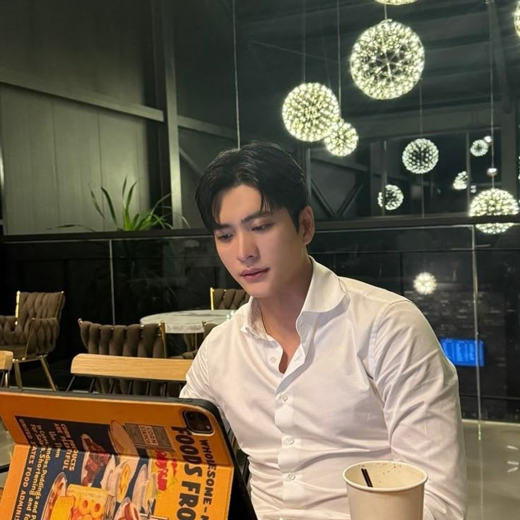 Behind-the-scenes cut of Kang Taeoh