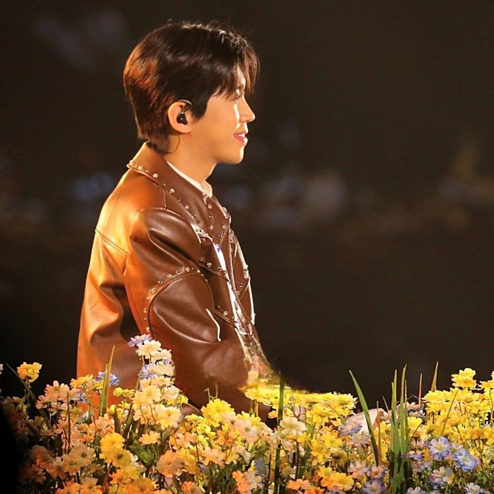Behind-the-scenes cut of Lim Youngwoong