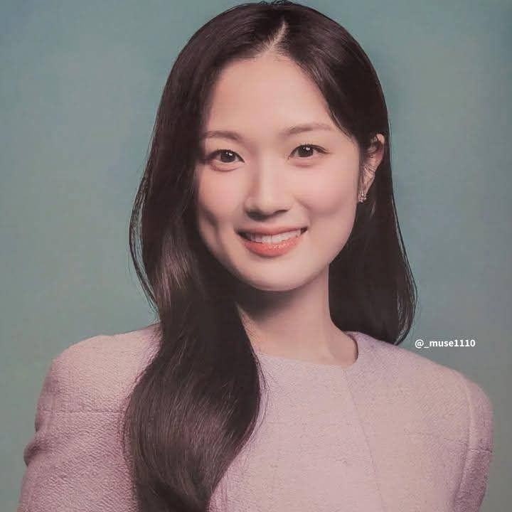 Recent activity shot of Kim Hyeyoon