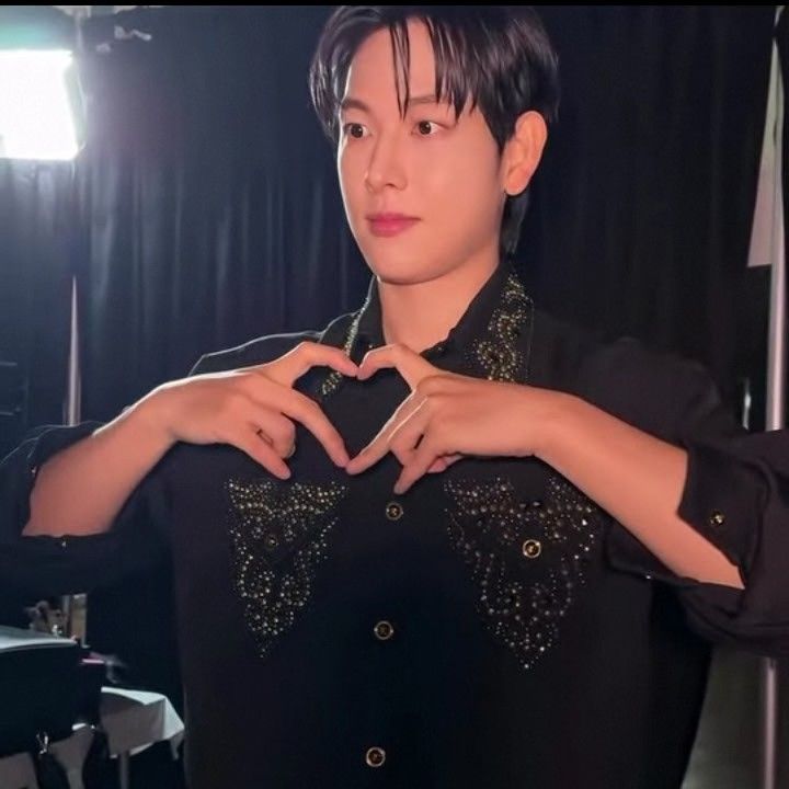Recent activity shot of Lim Siwan