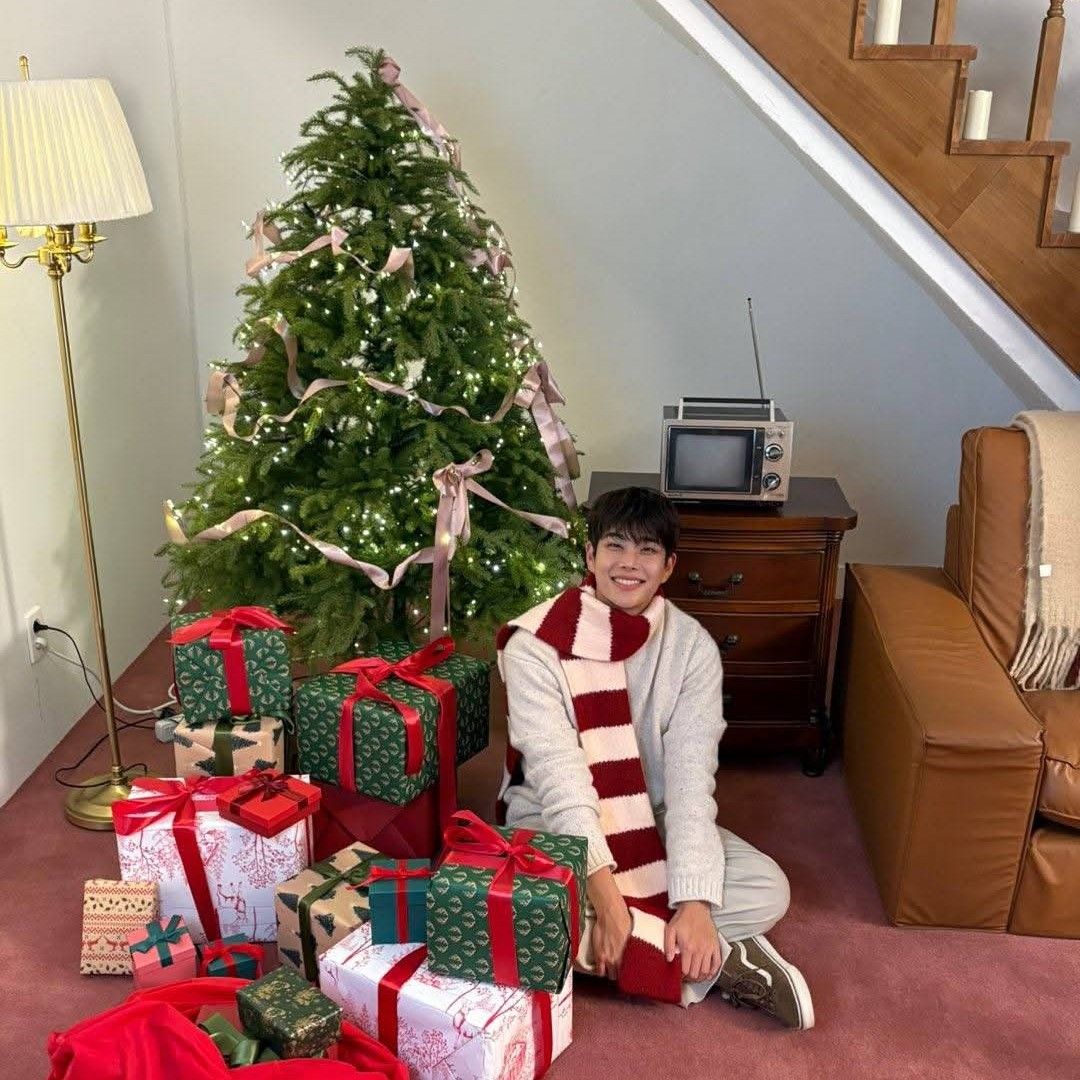 Recent activity shot of Cha Eunwoo