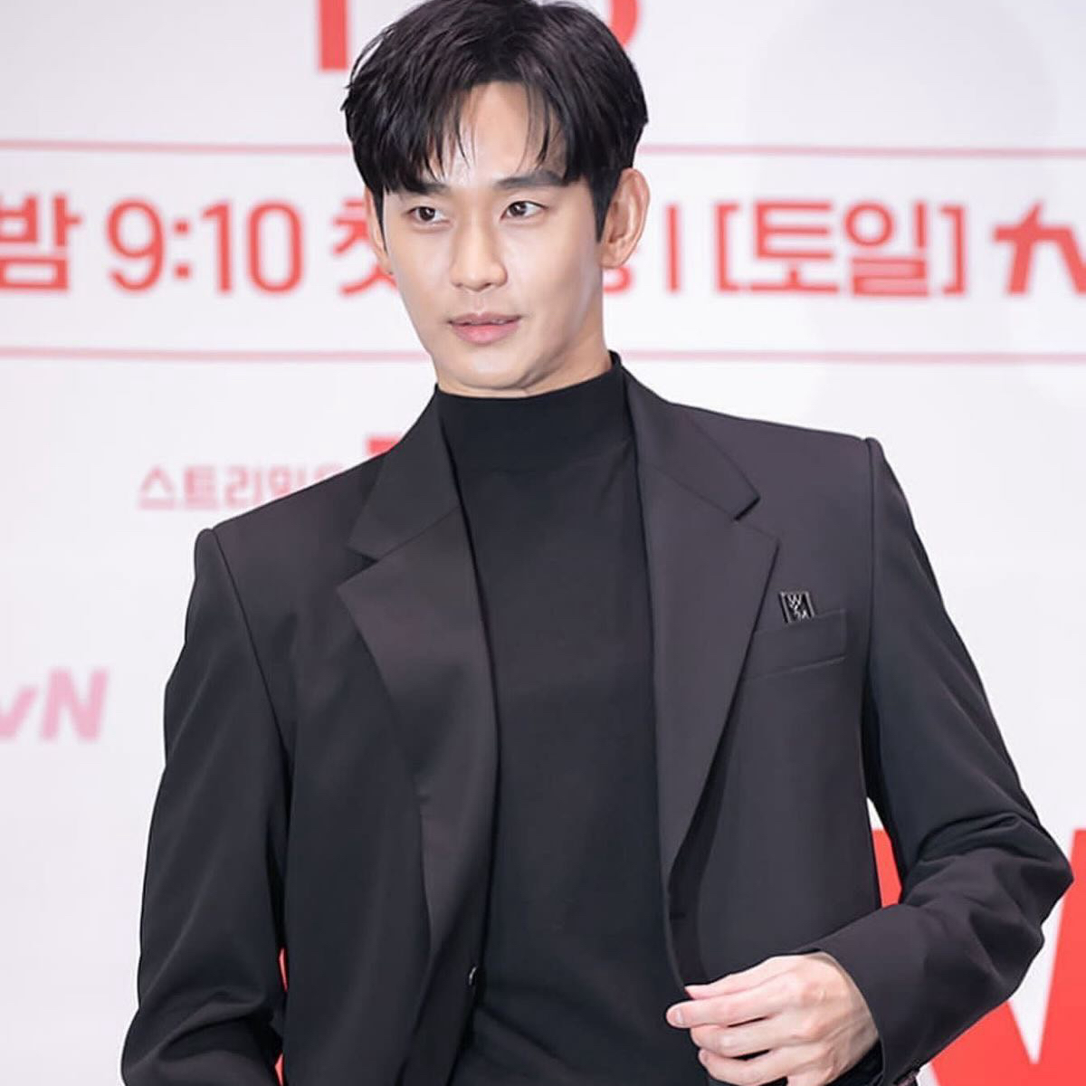 Behind-the-scenes cut of Kim Soohyun