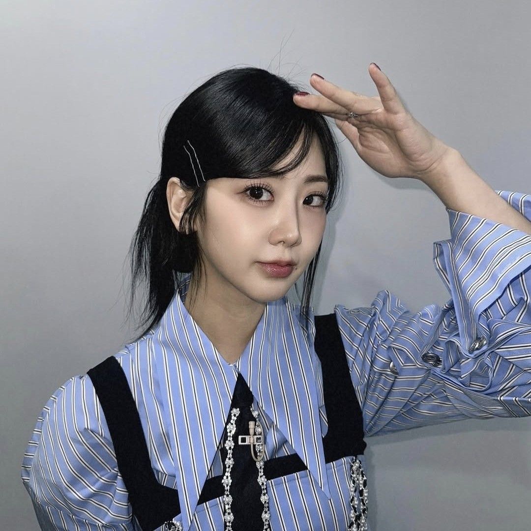 A moment captured by a fan of Kang Hyeyeon