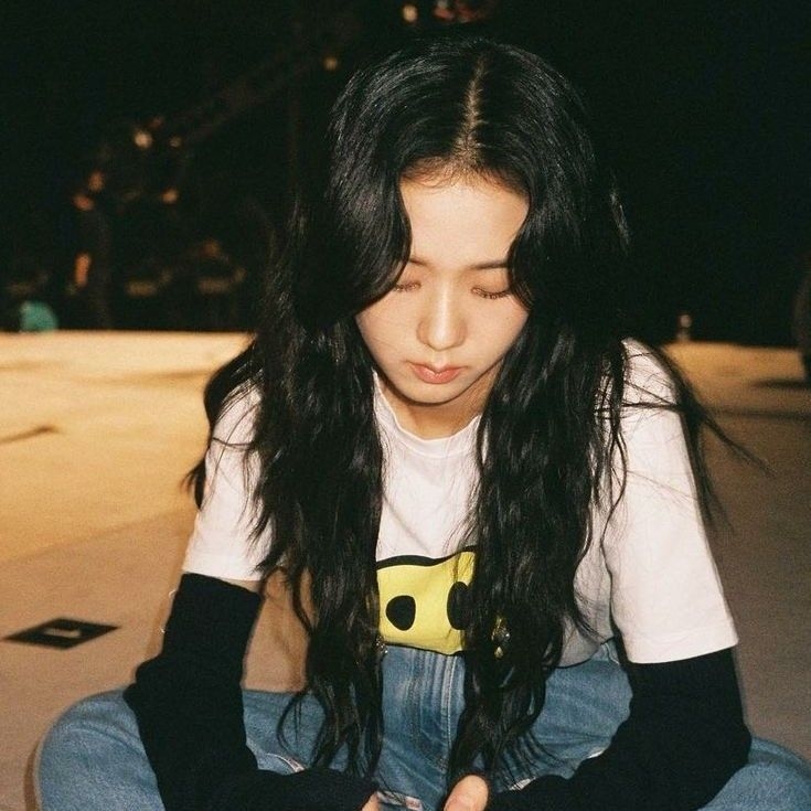 Recent activity shot of Jisoo (1995)