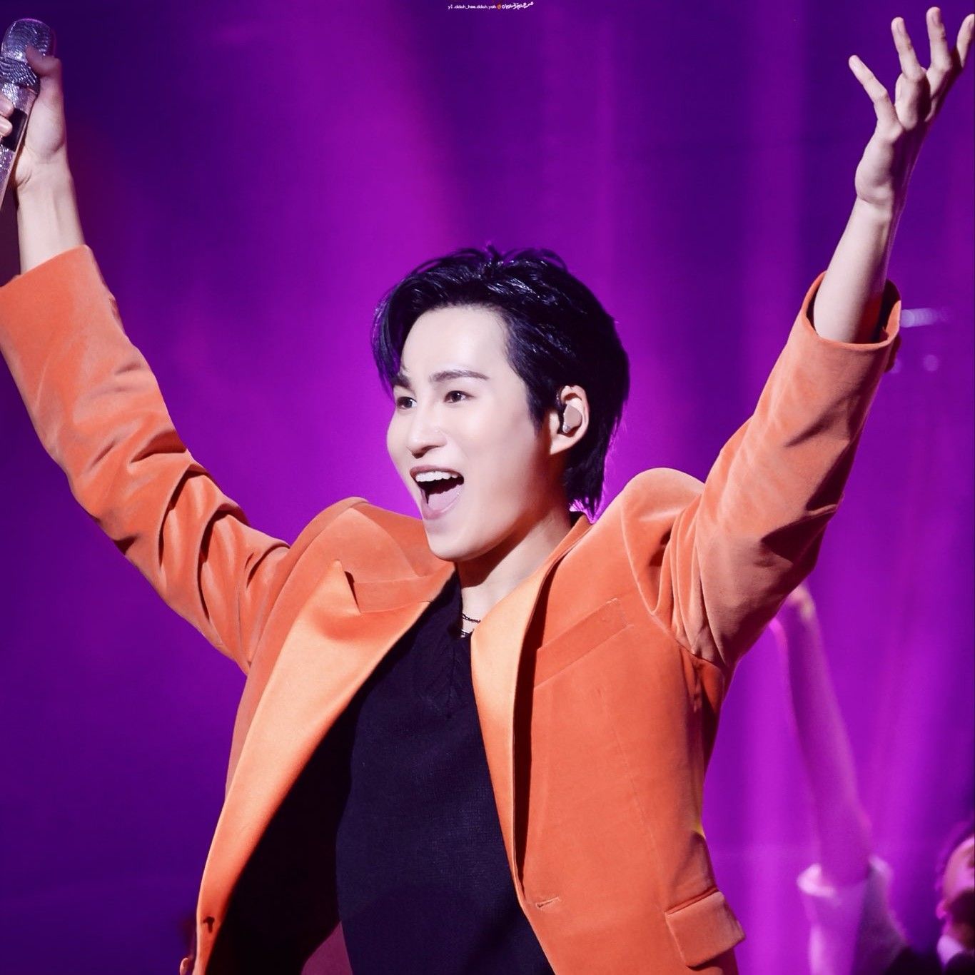 Behind-the-scenes cut of Kim Heejae