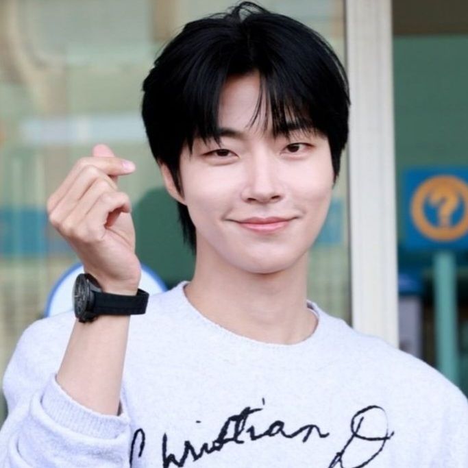 Cuplikan di balik layar dari Hwang Inyoup