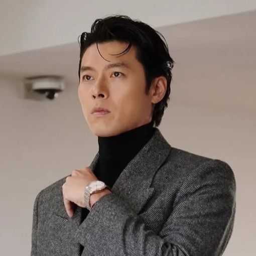 A moment captured by a fan of Hyun Bin