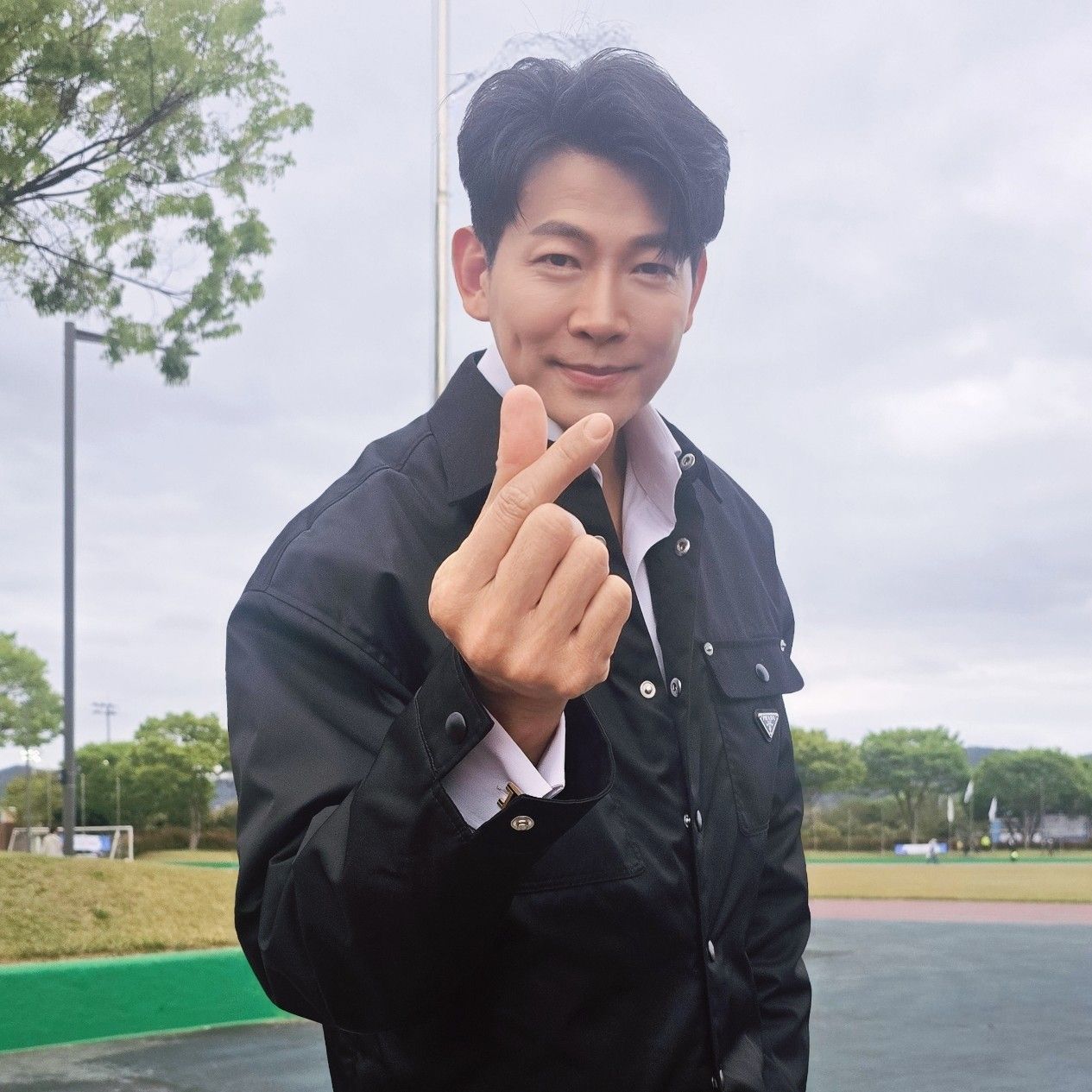 Behind-the-scenes cut of Kim Yongpil