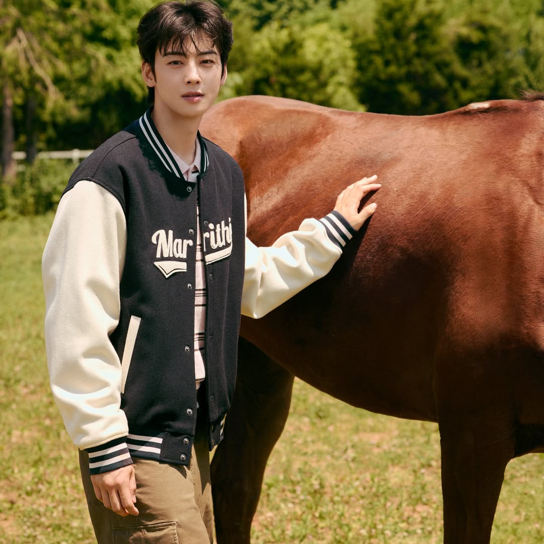 Latest photo of Cha Eunwoo
