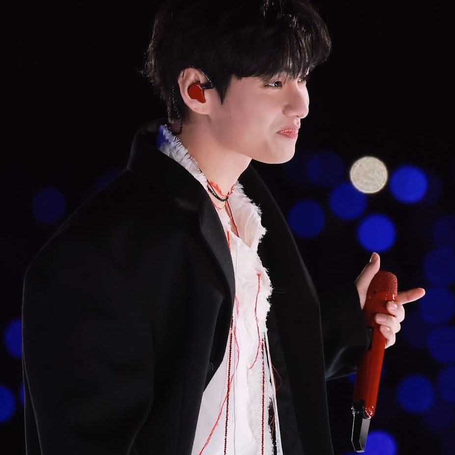 Recent activity shot of Kim Taehyung (V)