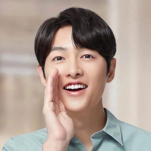 Recent activity shot of Song Joongki
