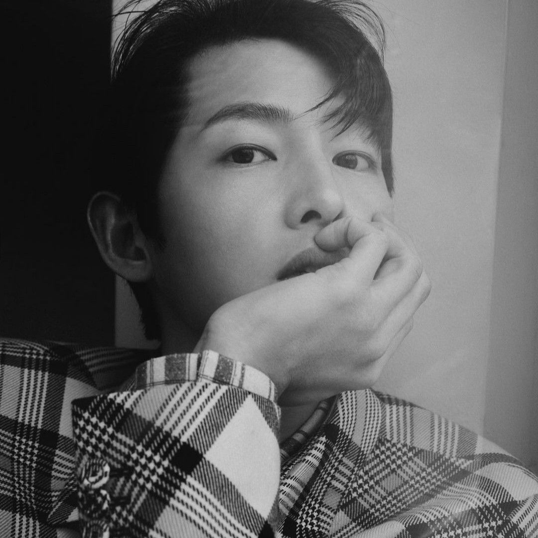 Recent activity shot of Song Joongki