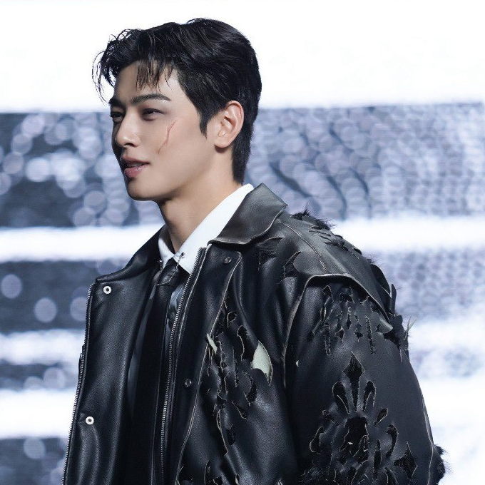 Foto kegiatan terbaru dari Cha Eunwoo