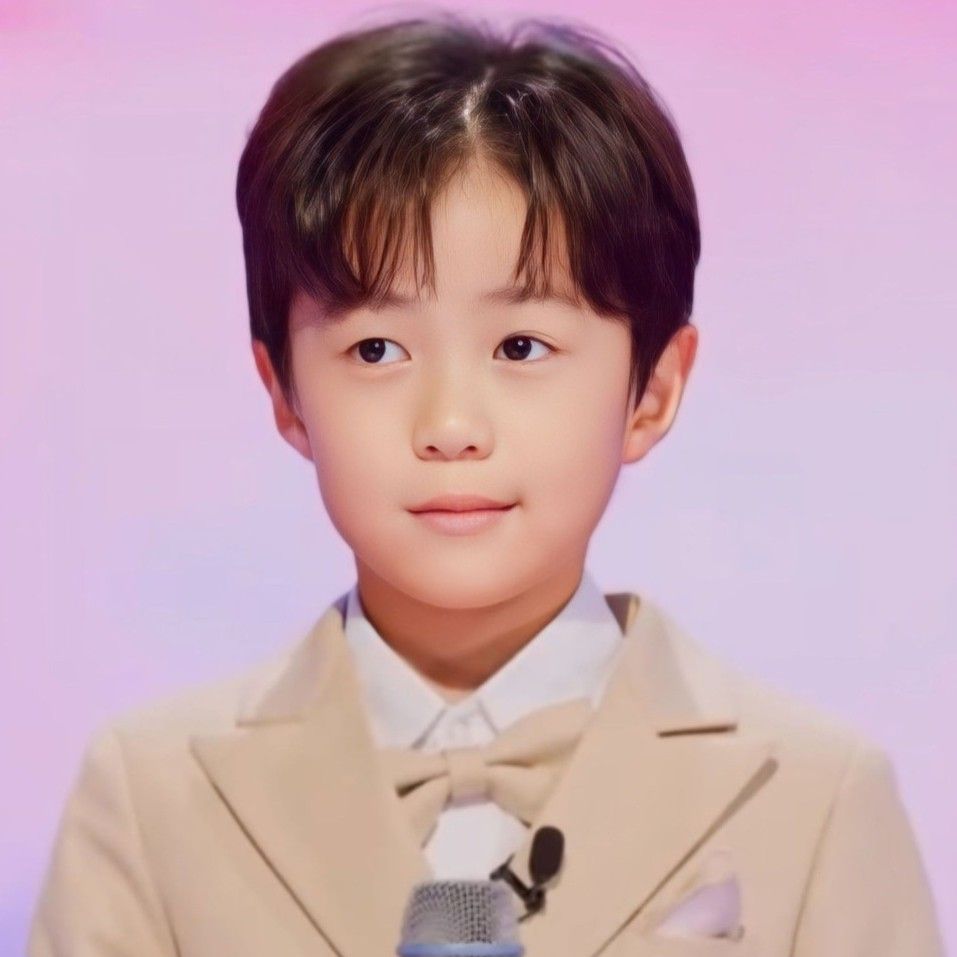 A moment captured by a fan of You Jiwoo