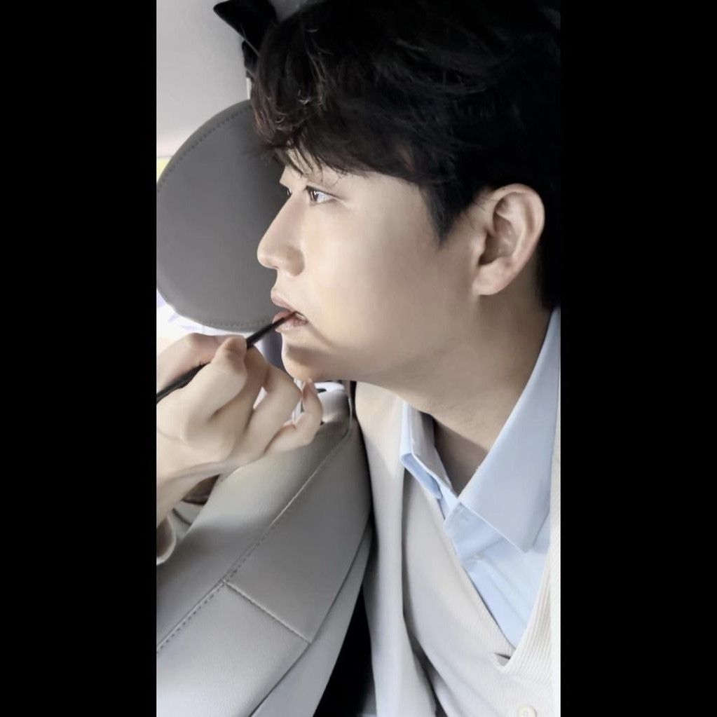 Behind-the-scenes cut of Min Soohyun