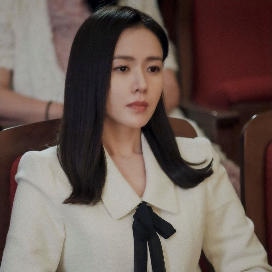 손예진 최근 활동샷