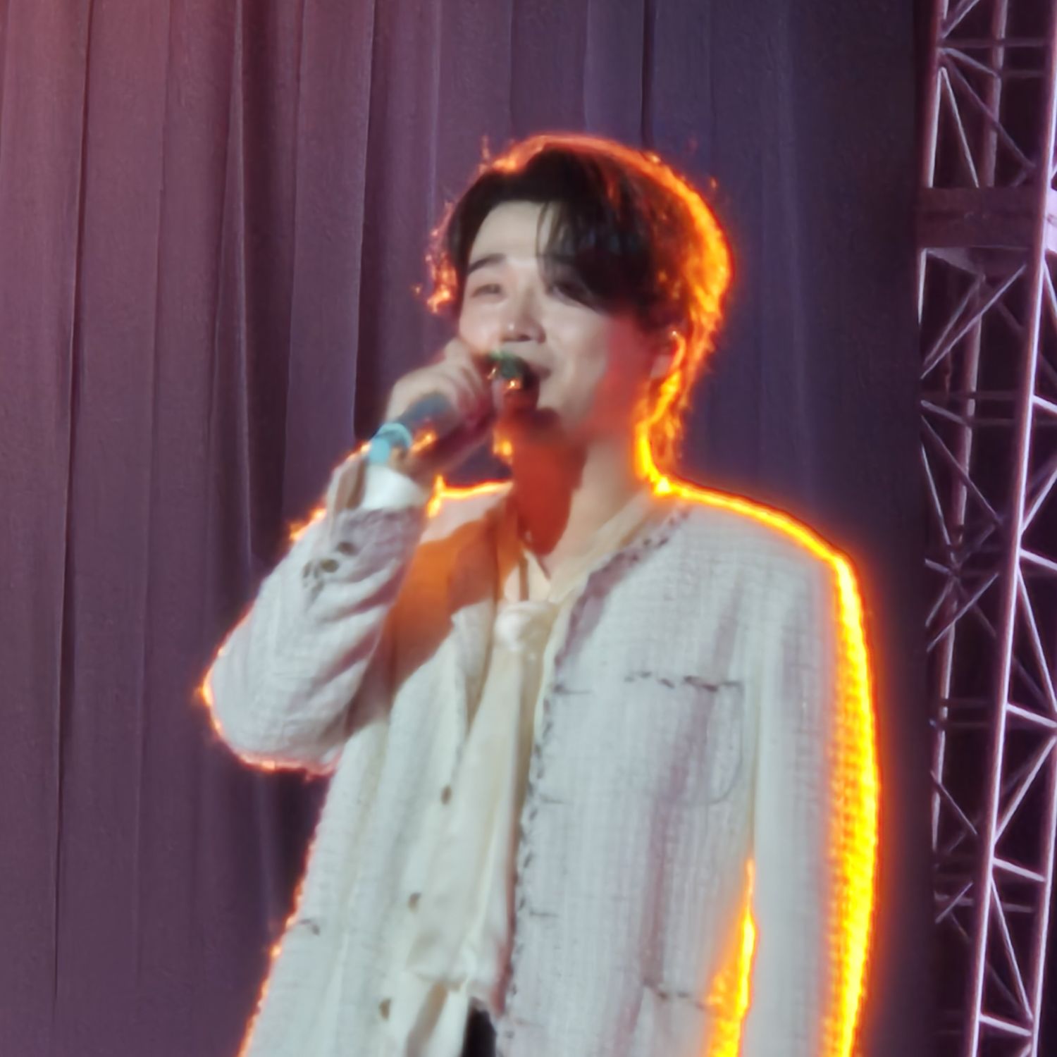 Behind-the-scenes cut of Hwang Youngwoong