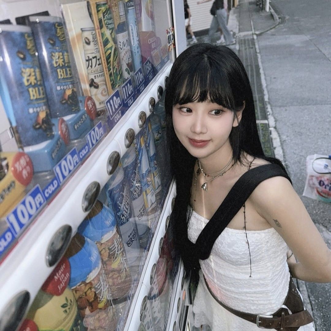 A moment captured by a fan of Kang Hyeyeon