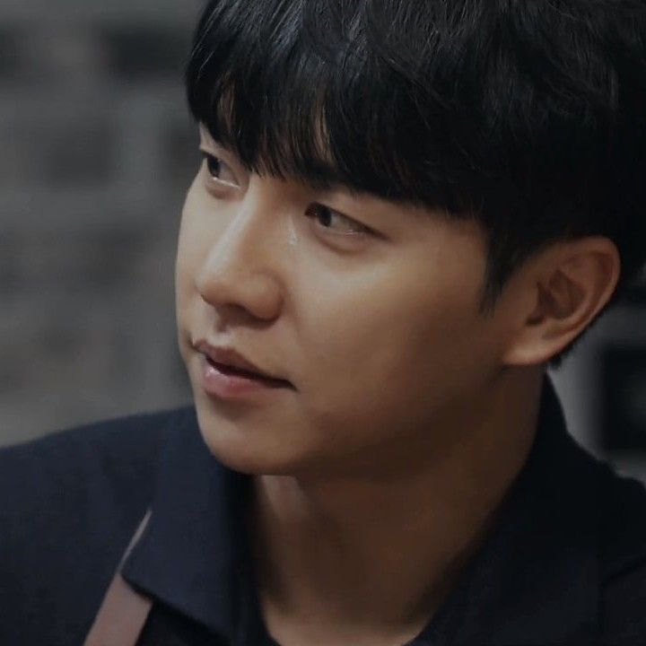 Recent activity shot of Lee Seunggi