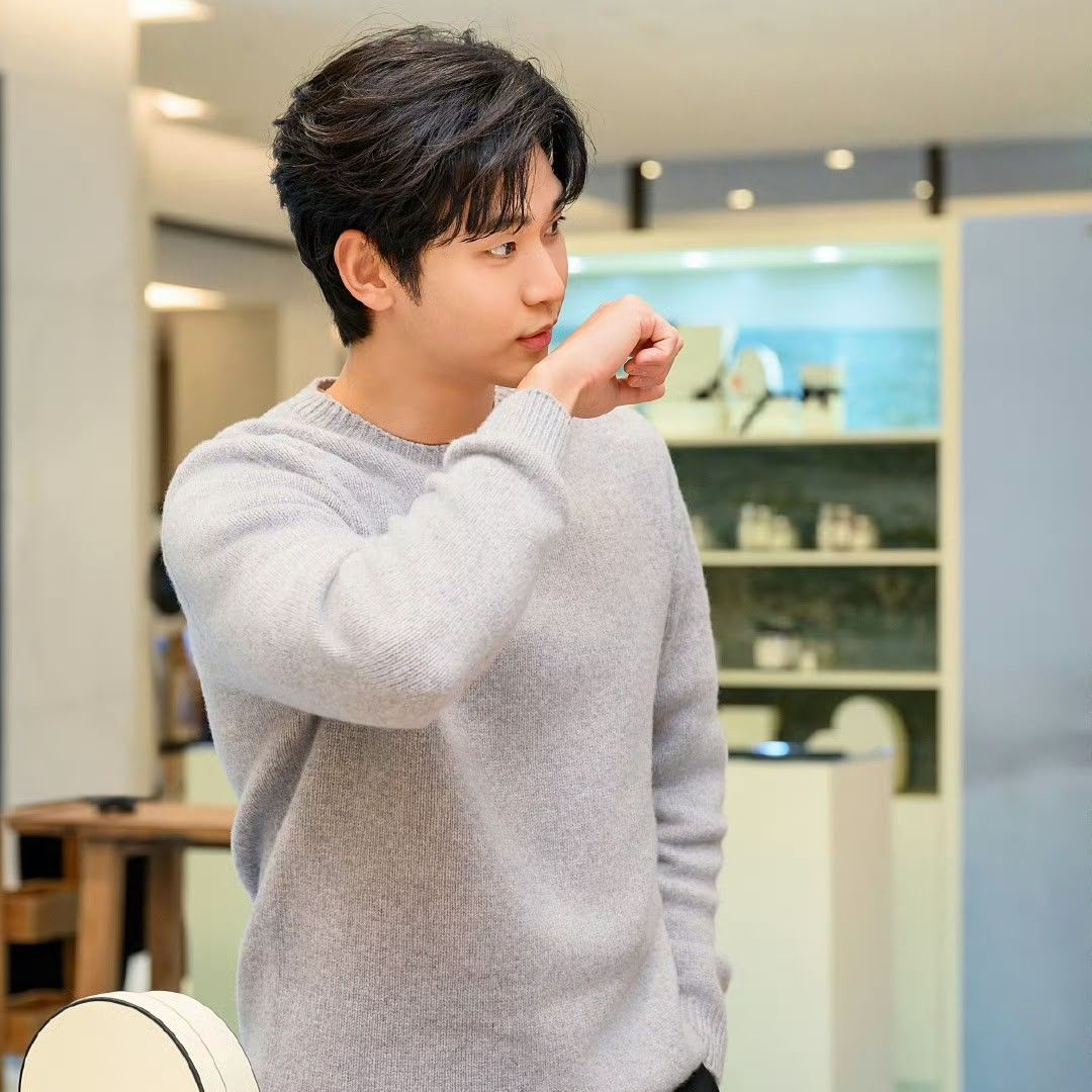 A moment captured by a fan of Kim Soohyun