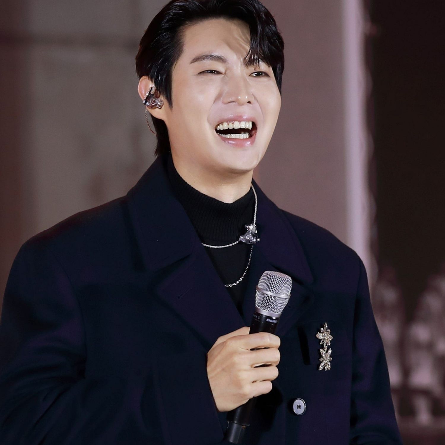 A moment captured by a fan of Son Taejin