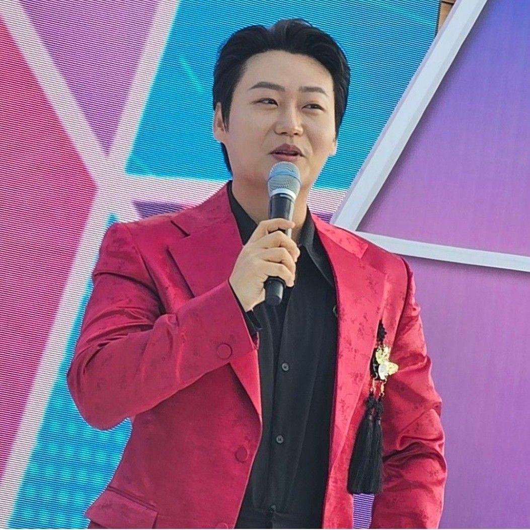 A moment captured by a fan of Min Soohyun