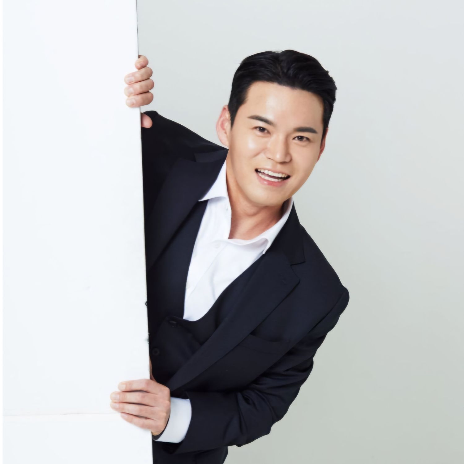 Behind-the-scenes cut of Lee Jung