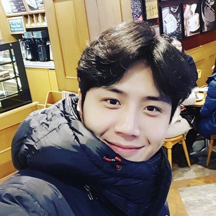 A moment captured by a fan of Kim Seonho