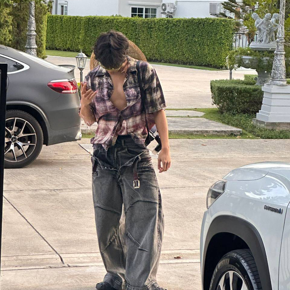 Behind-the-scenes cut of Joong Archen Aydin